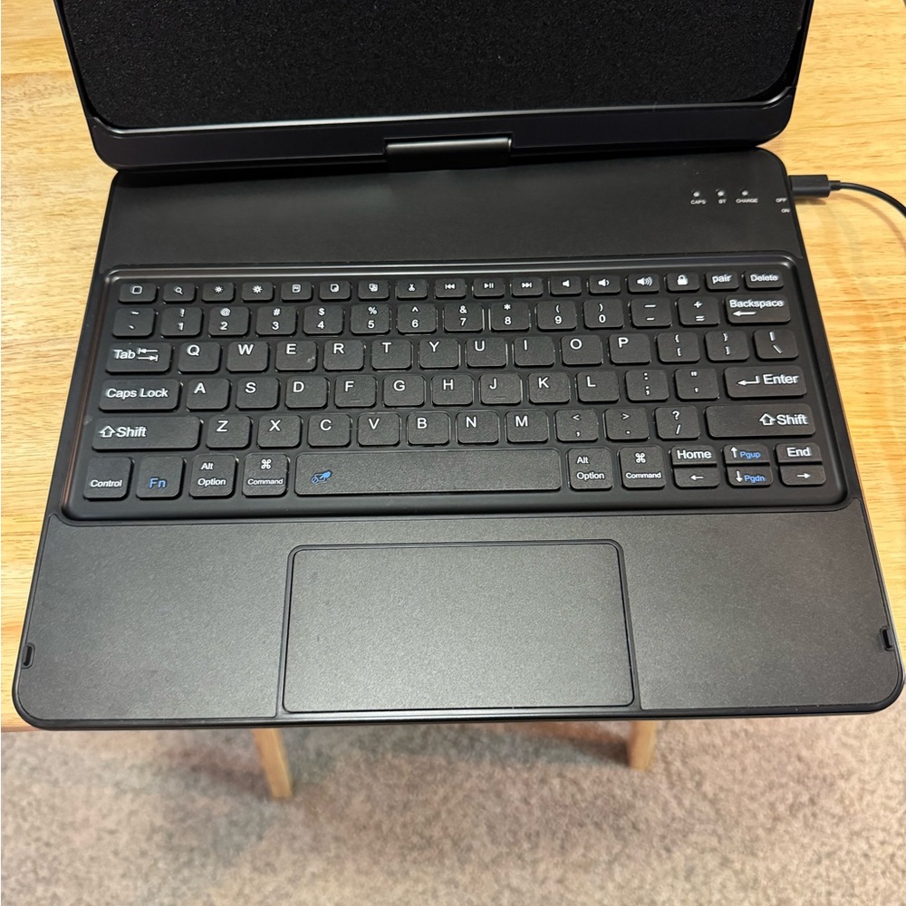 MMK Magic 360°Rotatable&Swivel Keyboard with Trackpad - Picture 2 of 10